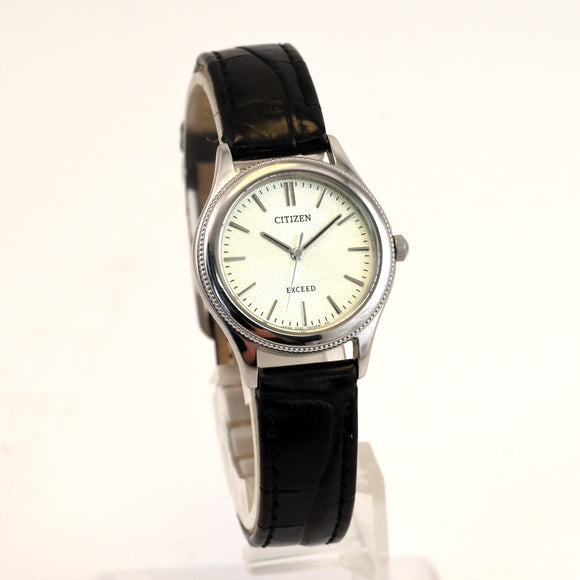 美品 【CITIZEN】 シチズン EXCEED デュラテクト 高精度QUARTZ シルバー文字盤 女性用 レザーベルト 3330-T006701 動作良好